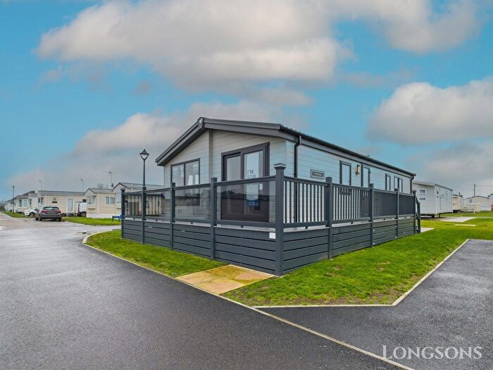 2 Bedroom Park Home For Sale In Carr Road, Felixstowe, IP11