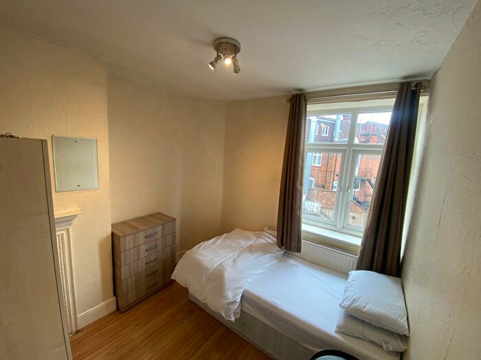 1 Bedroom Flat To Rent In Vivian Avenue, London, NW4