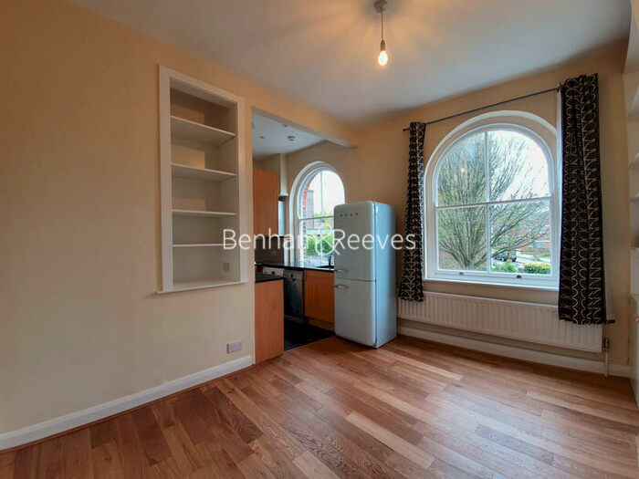 1 Bedroom Apartment To Rent In South Hill Park, Hampstead, NW3