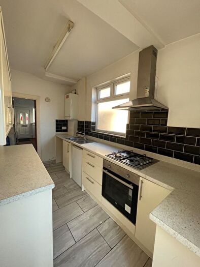 4 Bedroom Semi-Detached House To Rent In Spring Grove Road, TW3