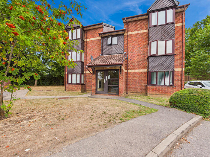 Studio To Rent In Maypole Road, Taplow, Berkshire, SL6