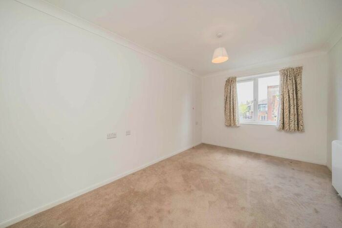 1 Bedroom Flat For Sale In Kingston Road, New Malden, KT3