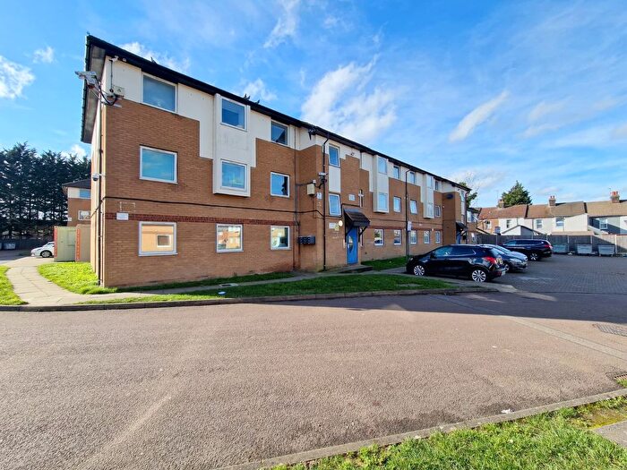 1 Bedroom Flat To Rent In Milliners Way, Luton, LU3