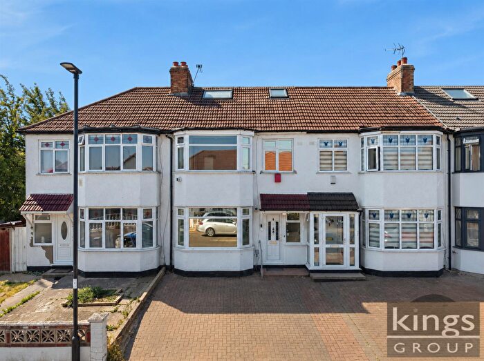 4 Bedroom Terraced House For Sale In Pembroke Road, London, N13