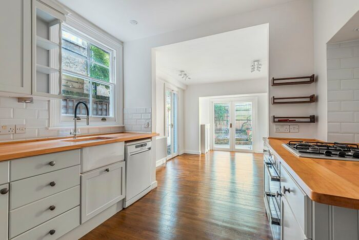 4 Bedroom Terraced House To Rent In Courtenay Street, London SE11