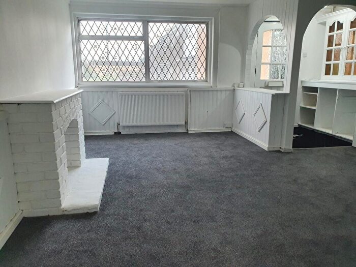 3 Bedroom Terraced House To Rent In Thrales Close, Luton, LU3
