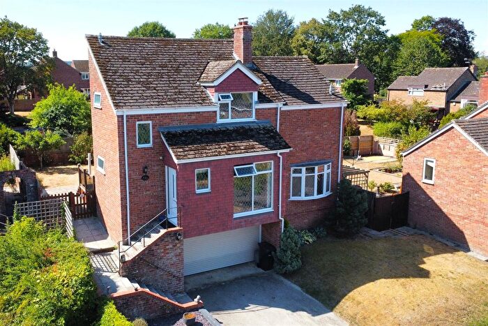 4 Bedroom Detached House For Sale In Gaisford Chase, Worton, Devizes, SN10