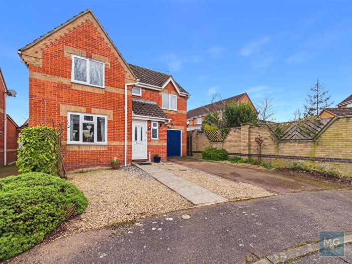 4 Bedroom Detached House For Sale In Emsworth Close, Bury St. Edmunds, IP32