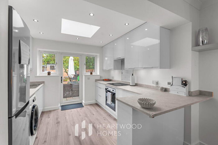2 Bedroom Maisonette For Sale In Langley Grove, Sandridge, Hertfordshire, AL4