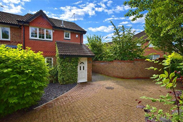 3 Bedroom End Of Terrace House For Sale In Mary Mead, Warfield, Berkshire, RG42