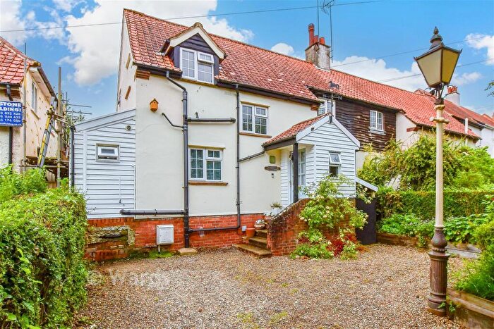 3 Bedroom Semi Detached House For Sale In Tanners Hill Gardens, Hythe, Kent, CT21