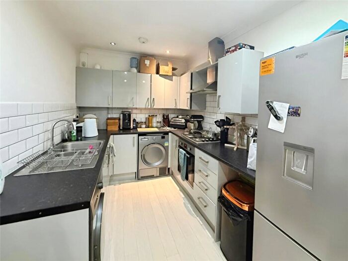 3 Bedroom House To Rent In High Street, Fareham, Hampshire, PO16