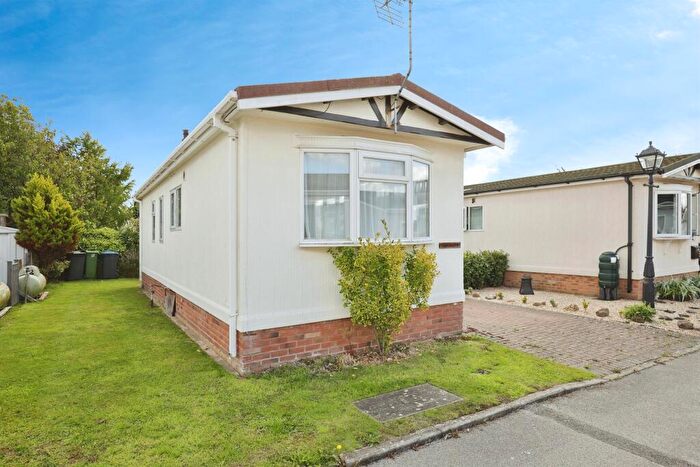 1 Bedroom Park Home For Sale In Hill Top Park, Princethorpe, Rugby, CV23