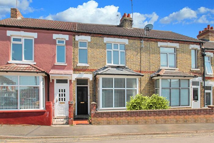 3 Bedroom Terraced House To Rent In Primrose Hill, Raunds, NN9