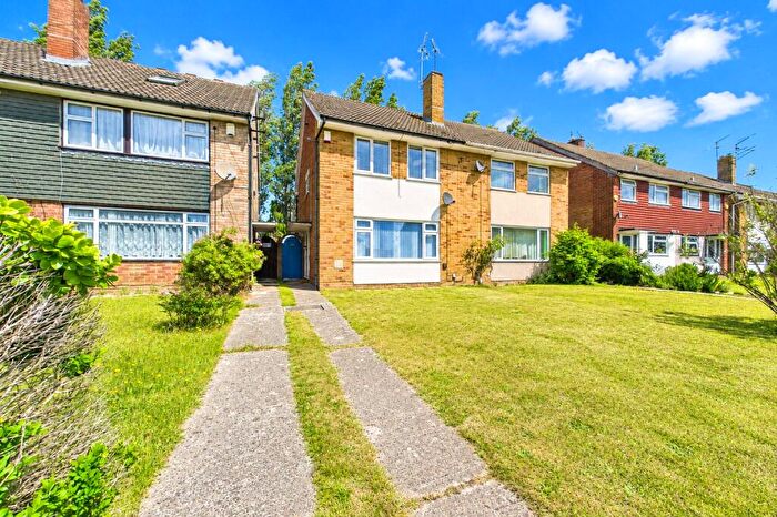 3 Bedroom Semi Detached House For Sale In Greencroft Gardens, Reading, Berkshire, RG30