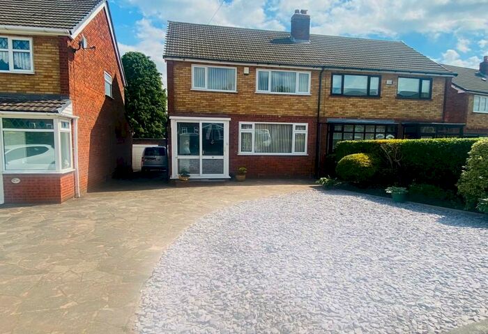 3 Bedroom Semi-Detached House To Rent In Laneside Avenue, Sutton Coldfield, West Midlands, B74