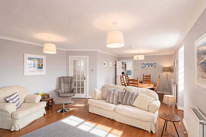 3 Bedroom End Of Terrace House For Sale In Pan Ha, Dysart, KY1