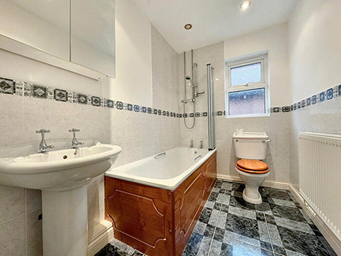 3 Bedroom Detached Bungalow For Sale In Summer Court, Towyn, Conwy, LL22