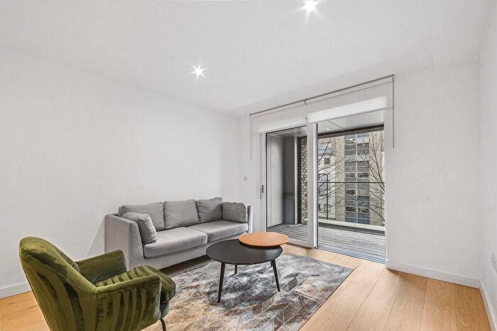 2 Bedroom Flat To Rent In Eyre Court, Kings Cross, N1