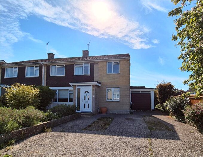 4 Bedroom Semi-Detached House For Sale In Woodhayes Road, Frome, Somerset, BA11