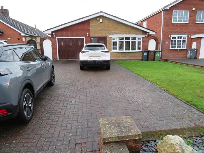 3 Bedroom Detached Bungalow For Sale In Cooks Lane, Kingshurst, Birmingham, B37