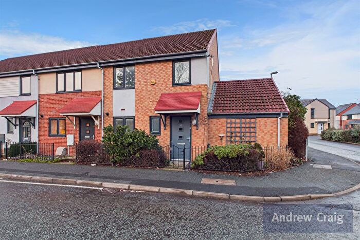 3 Bedroom End Terrace House For Sale In Lyons Way, South Shields, NE33