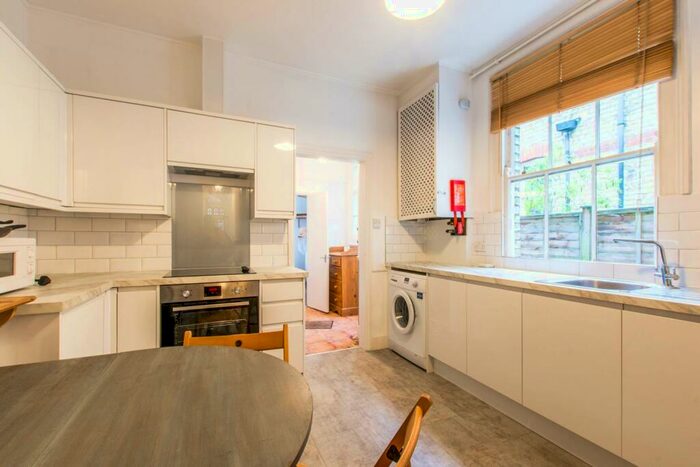 2 Bedroom Flat To Rent In Lyndhurst Road, Wood Green, , Wood Green, London, N22