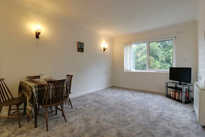 1 Bedroom Flat For Sale In Sandbach Road South, Alsager, Stoke-On-Trent, ST7