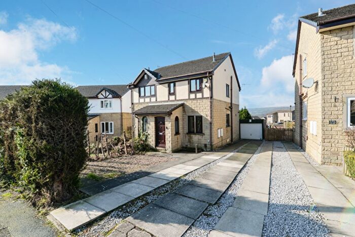 2 Bedroom Semi Detached House For Sale In The Oval, Bingley, West Yorkshire, BD16