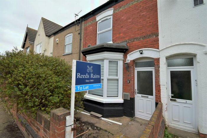 3 Bedroom Terraced House To Rent In Peaksfield Avenue, Grimsby, Lincolnshire, DN32