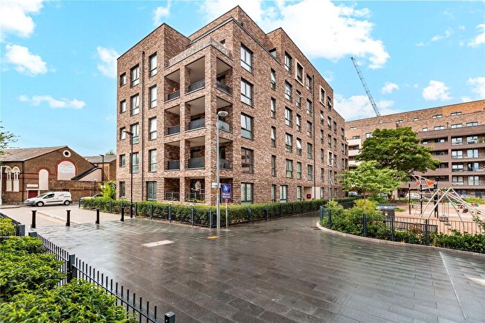 2 Bedroom Flat For Sale In Braithwaite House, Walthamstow, E17