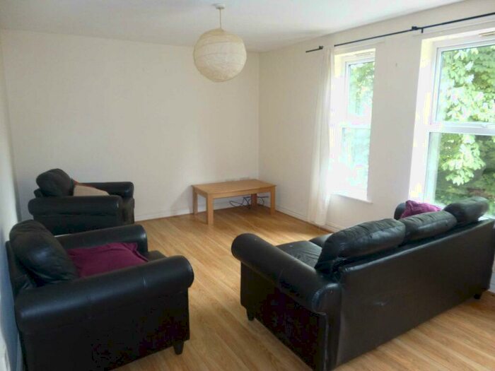 2 Bedroom Apartment To Rent In High Lane, Chorlton, M21