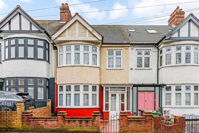 3 Bedroom House To Rent In Greenway Avenue, Walthamstow, E17