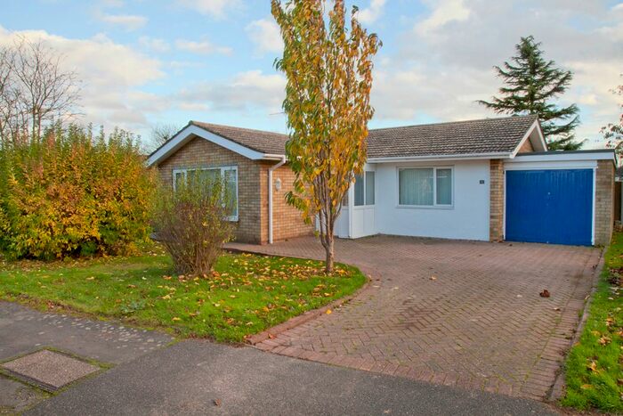 3 Bedroom Bungalow To Rent In Ridgeway, Nettleham, LN2
