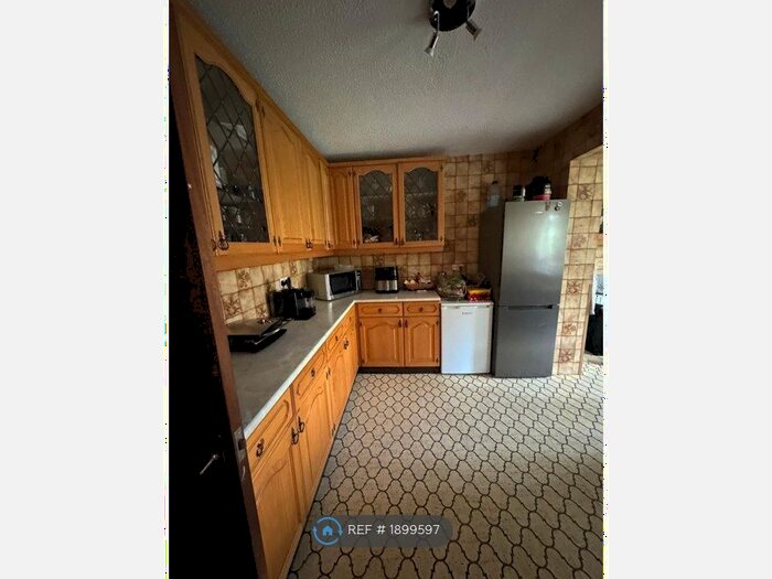 4 Bedroom Detached House To Rent In High Beeches, Gerrards Cross, SL9