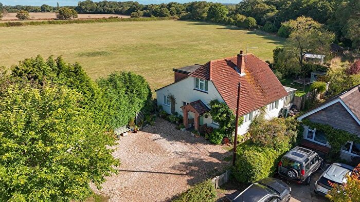 3 Bedroom Detached House For Sale In Ringwood Road, Sopley, Christchurch, BH23