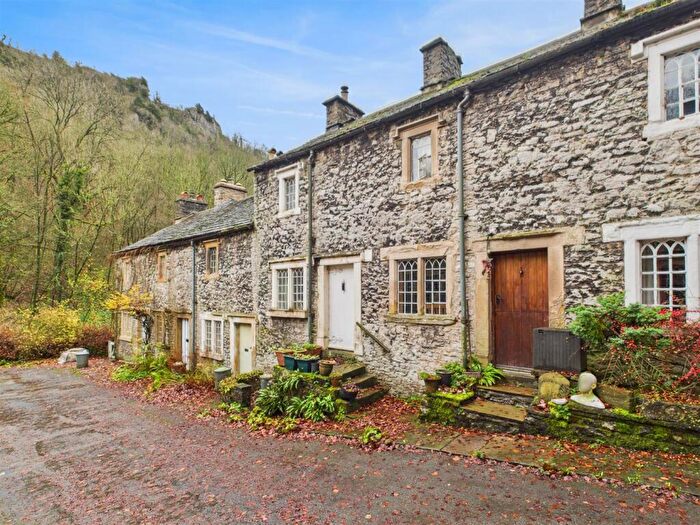 1 Bedroom Cottage For Sale In Cressbrook, Buxton, SK17