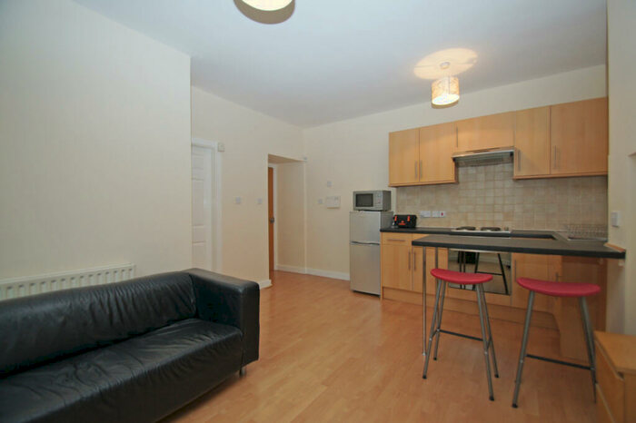 1 Bedroom Flat To Rent In Claremont Drive, Headingley, Leeds, LS6