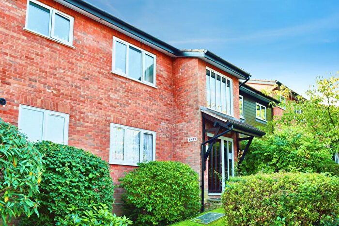 1 Bedroom Flat To Rent In Battlefield Road, St Albans, AL1