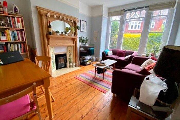 4 Bedroom Terraced House To Rent In Blenheim Gardens, Brixton, SW2
