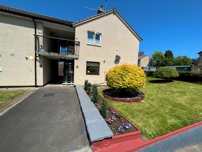 2 Bedroom Ground Flat To Rent In Liswerry Drive, Llanyravon, Cwmbran, NP44