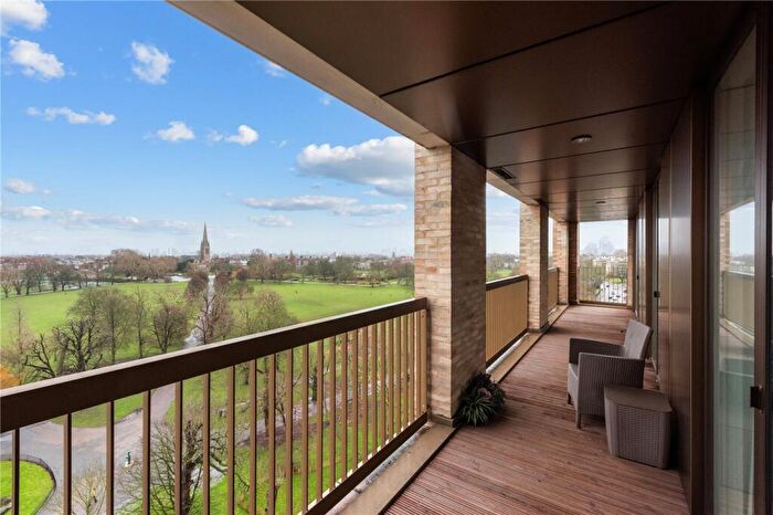 2 Bedroom Apartment For Sale In Murrain Road, London, N4