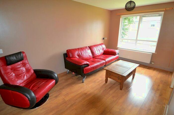 2 Bedroom Apartment To Rent In South King Street, Manchester, M30