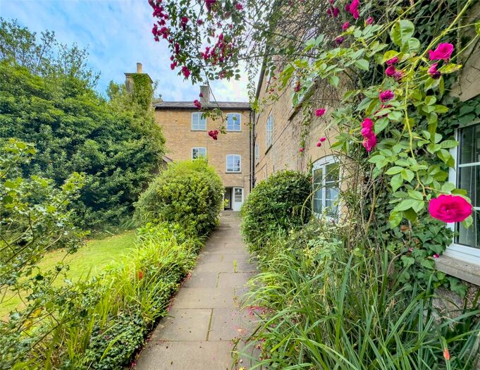 1 Bedroom Apartment To Rent In Woodgreen, Witney, Oxfordshire, OX28