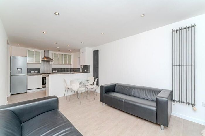 2 Bedroom Flat To Rent In Fairfield Road, Uxbridge, UB8