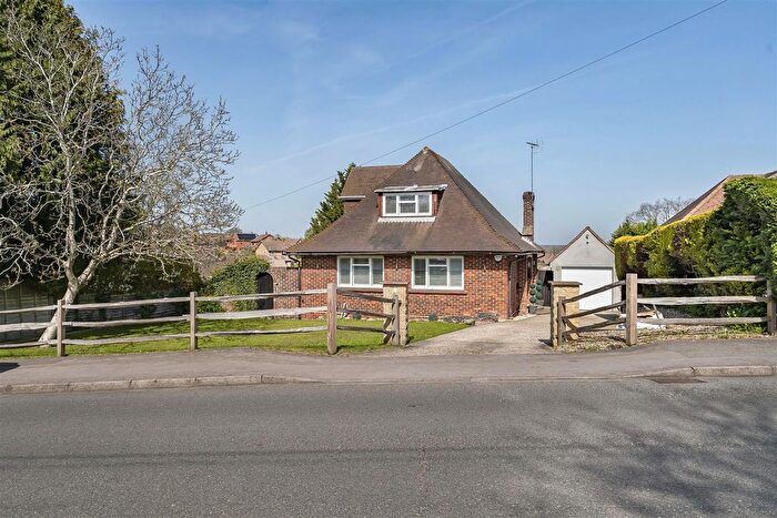 4 Bedroom Chalet For Sale In Chapel Hill, Tilehurst, Reading, RG31
