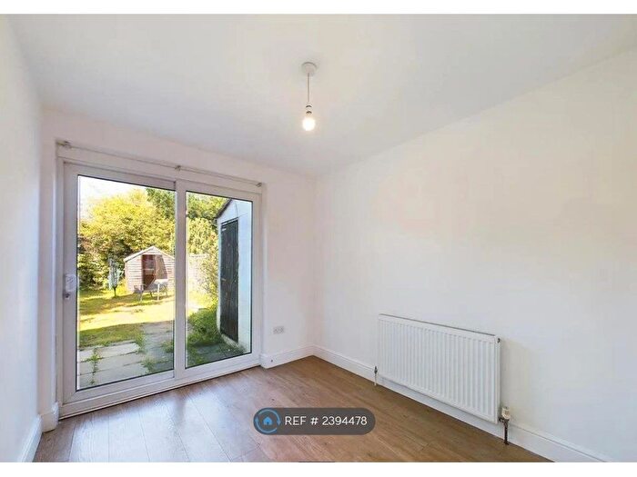 4 Bedroom Terraced House To Rent In Beatrice Close, Pinner, HA5