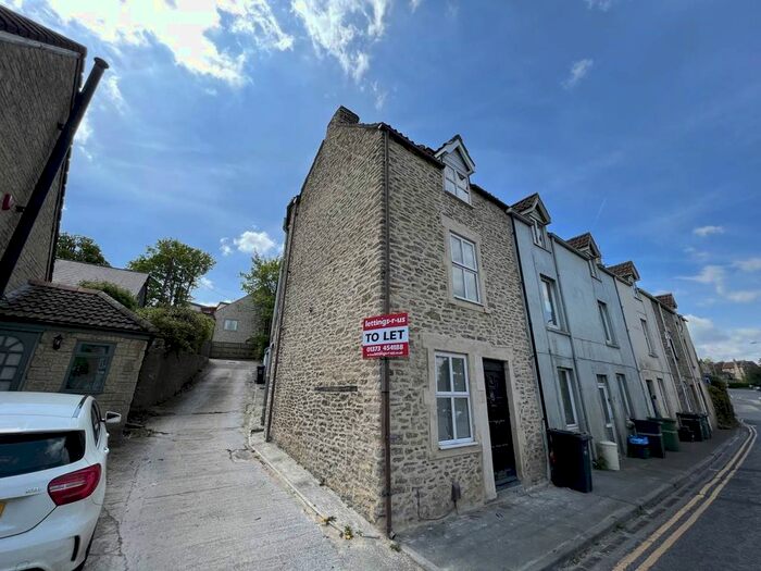 2 Bedroom Property To Rent In Christchurch Street East, Frome, Somerset, BA11