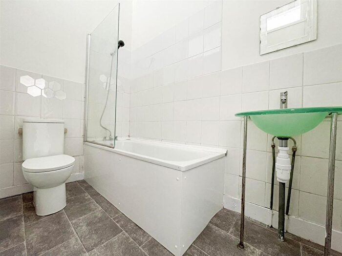 1 Bedroom Flat To Rent In Carisbrooke Road, St Leonards, TN38