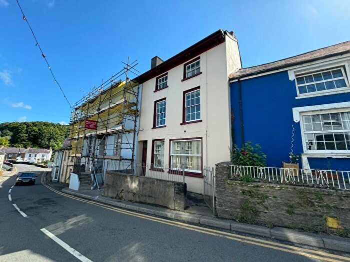 2 Bedroom Town House For Sale In Bridge Street, Newcastle Emlyn, SA38